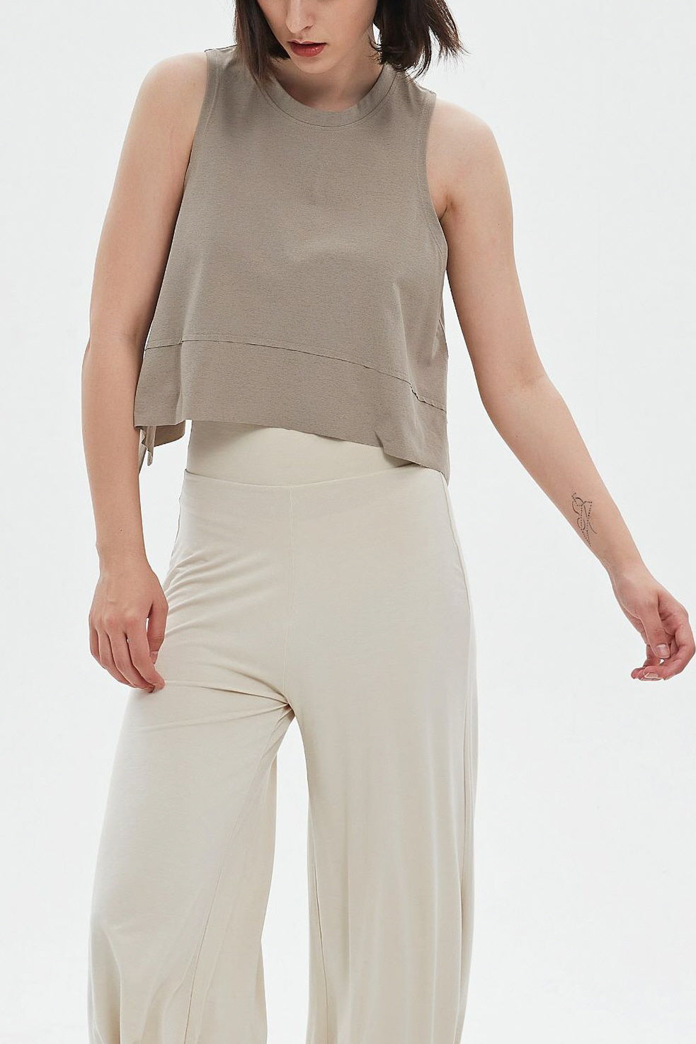 Ease Crop Tank